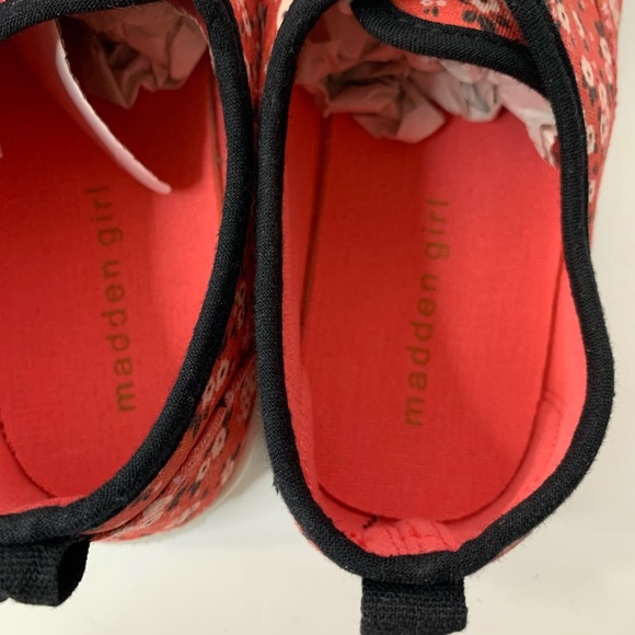 Madden Girl Floral Fabric Lace up Sneakers 3 - Picture 3 of 13